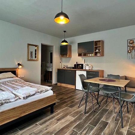 Gardencity Apartmanhaz Gyor Exterior photo