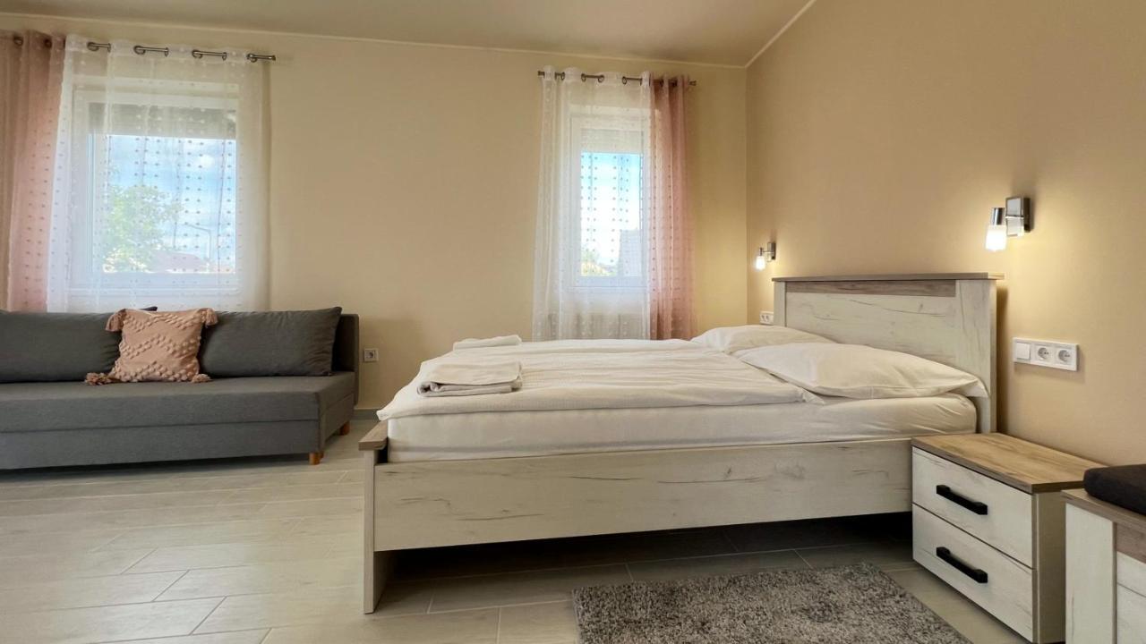 Gardencity Apartmanhaz Gyor Exterior photo